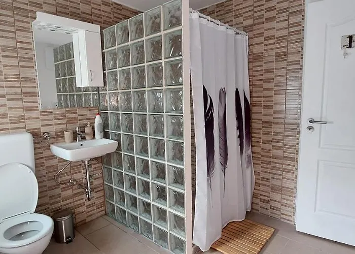 Apartment Hollofeszek Vendeghaz Badacsonytordemic